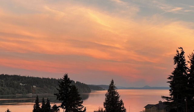 Island Retreat with Sweeping Views; Easy Walk to Town