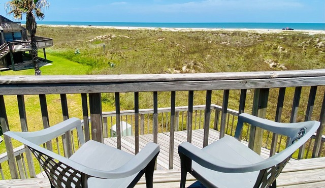 Island Time - Beachfront Condo w/Pool Access