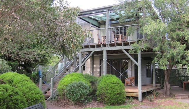 Island Tree House in Ventnor