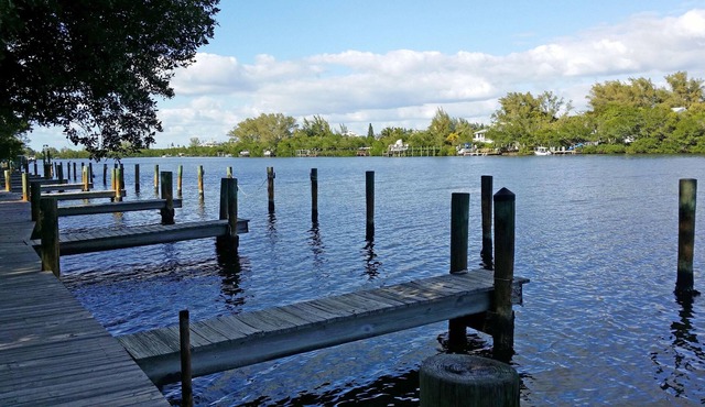 Island Vacation Property! Beach, Boat Docks, Swimming Pool, Tennis Court!