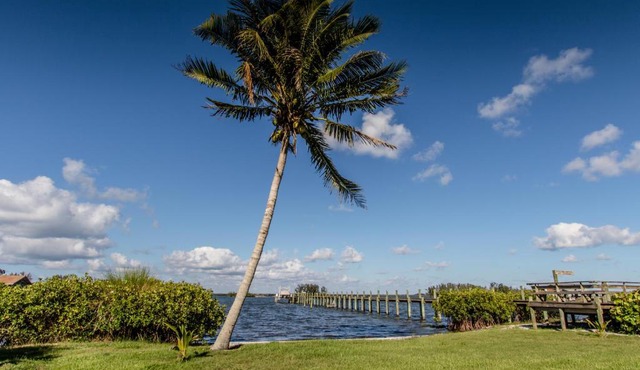 Island View Cottages Sebastian
