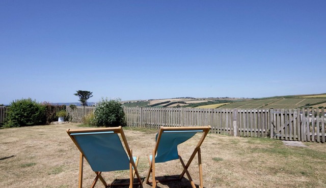 Island View - Three Bedroom House, Sleeps 5