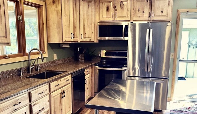 Island View Lake Home ~ Year-Round Quiet Lakelife