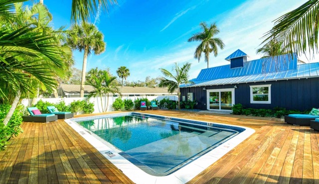 Islands West Resort Villas by AMI Locals