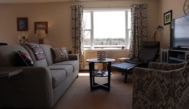 Islandview Cottage - a great escape and 25 minutes to downtown Sydney, NS.