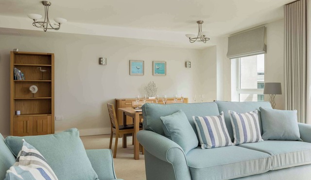 Isle be Back - Harbourfront Views from Balconies