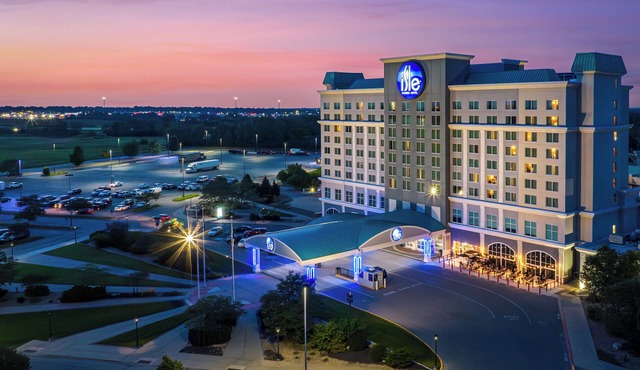 Isle Casino Hotel - Waterloo - A Caesars Rewards Destination