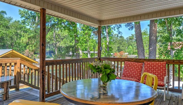 Isle of Wight Tri-Level Home with Private Boat Dock!