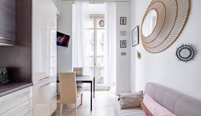 Isola and Garibaldi District Lovely Apartment