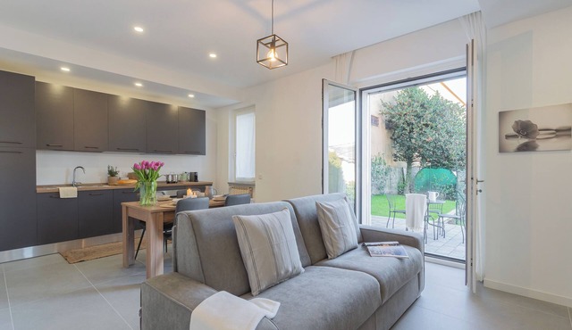 Isola Felice Grandate by Rent all Como