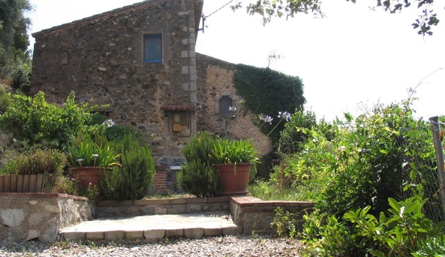 Isolated house with pool, 55 km from Barcelona.
