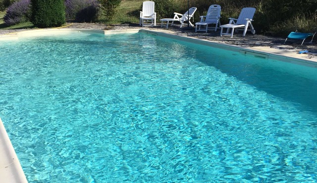 Isolated in the heart of nature, a little paradise with private 12 x 6m swimming pool