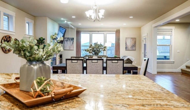 Issaquah's spacious pet-friendly home near I90