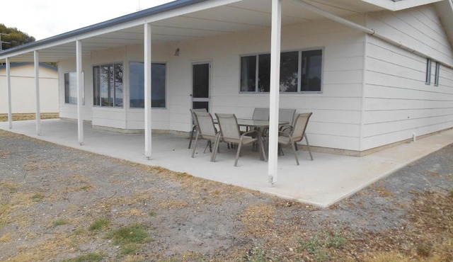 Istana - Absolute Beachfront