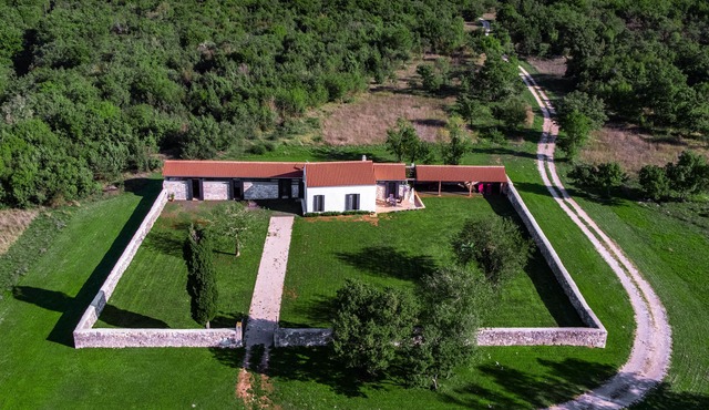 Istrian House With 2000 M2 Garden