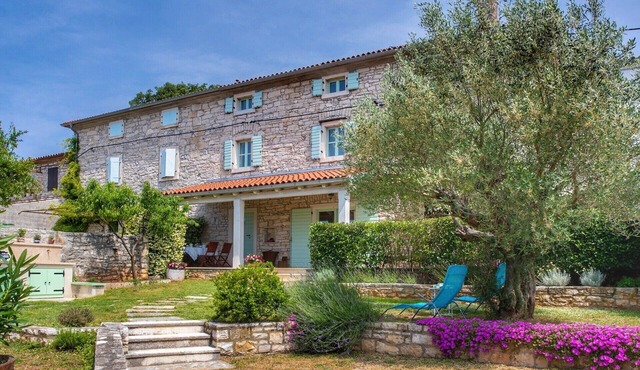 Istrian stone house for 3 near Rovinj