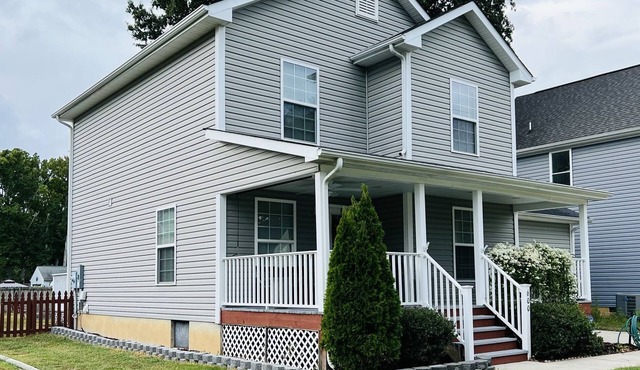 It's A Beautiful Day Cottage, Pet Friendly and Walking Distance to the Beach
