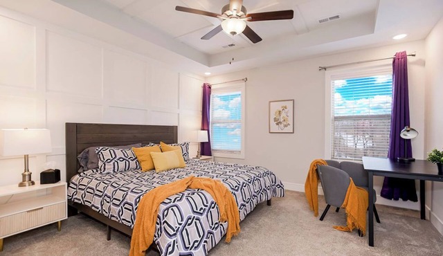 It's a Grand Slam! Charming 3-bedroom townhome in brilliant Parkville!