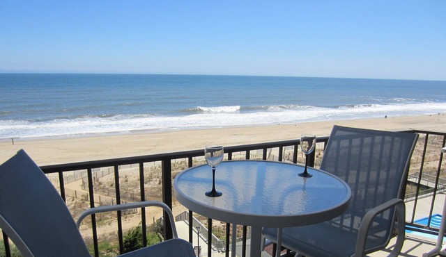 It's all about the View - 2 Bedroom , 2 Bath oceanfront
