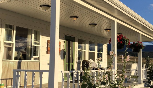 It's summer in Montana! Farmhouse Style Home and Bunk House