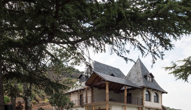 ITACA --- Esera House