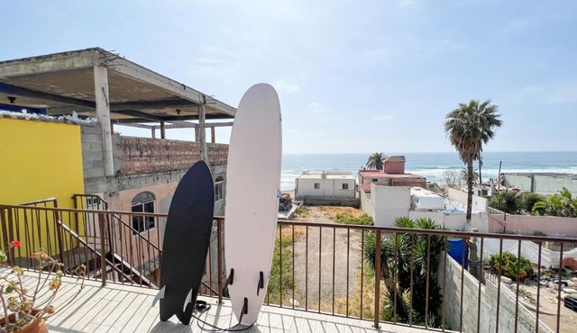 ITH Lazy Lobster Surf Hostel Tijuana