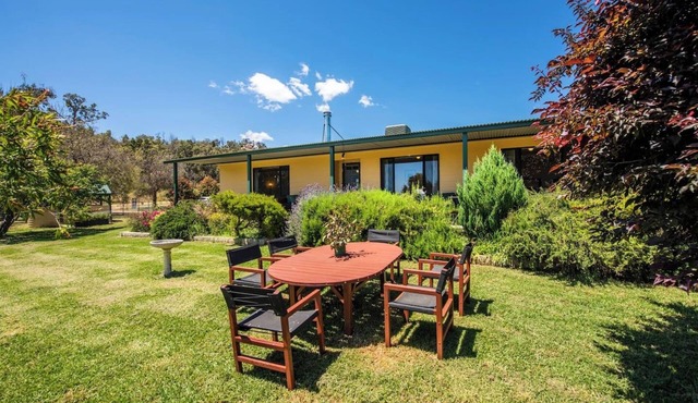 Ithaca Farm Cottage Country View Seclusion