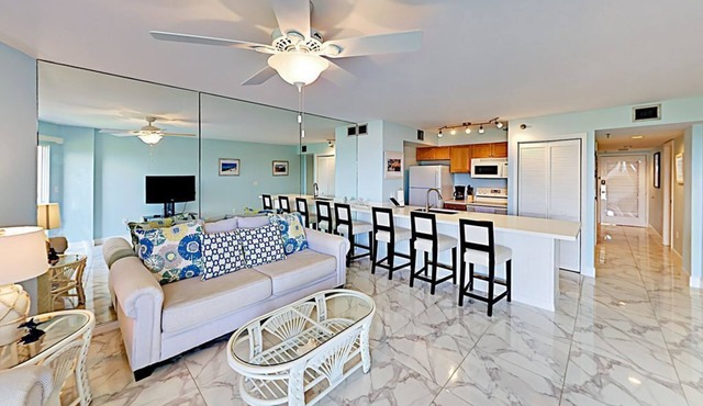 Its an enjoyable two bed/bath unit with pleasant view of the marina and 0cean.