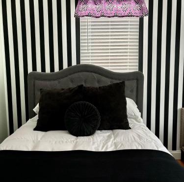 It’s Showtime-Book Lally’s House! Steps to Common!