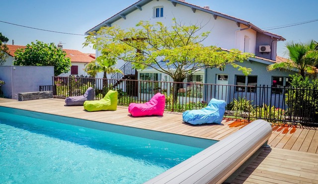ITSAS ONDOA next to the sea, Whole