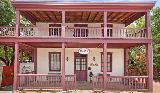 Itz Inn Back Courtyard Suite | Sleeps 2 | Next to Hondo's On Main Street