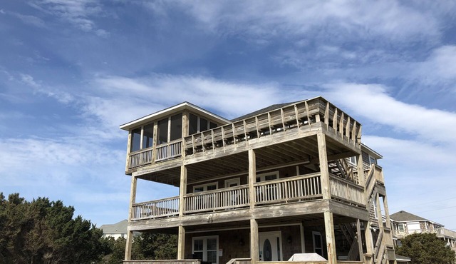 Ivey Coast 6BR, Sleeps 14,Pool,Hot Tub, pool table, arcade, 2 min walk to Ocean