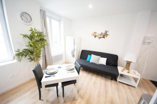 IVOIRIA ! SUBLIME Studio HOME STAGING AU CENTRE VILLE !