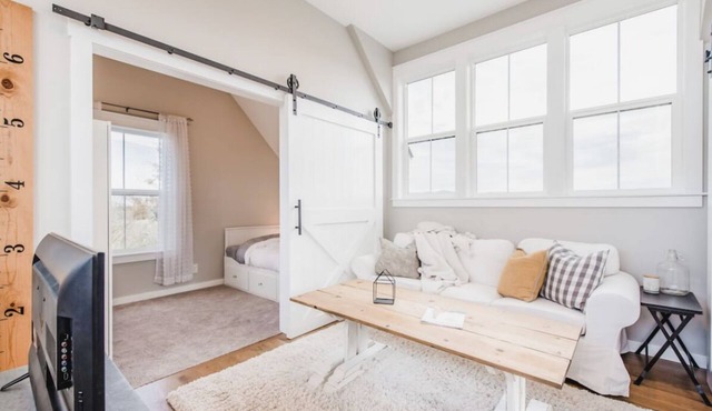 Ivory and Oak a Greenbluff Home