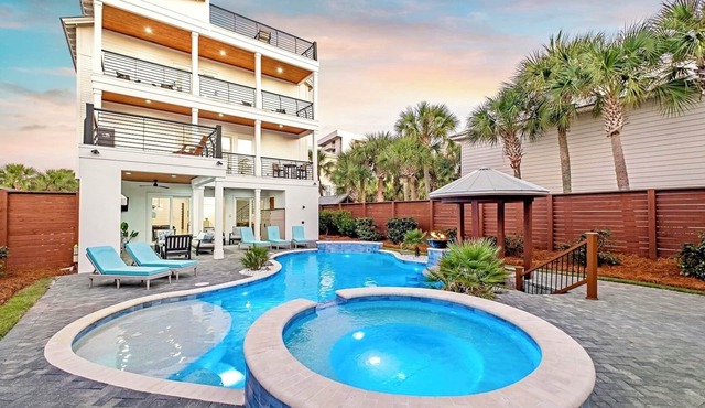 Ivory Rose: Private Beach, Ocean Views, Pool & Hot tub, Golf Cart, Game Room