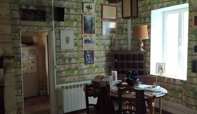 Ivoy le pre two guest rooms.