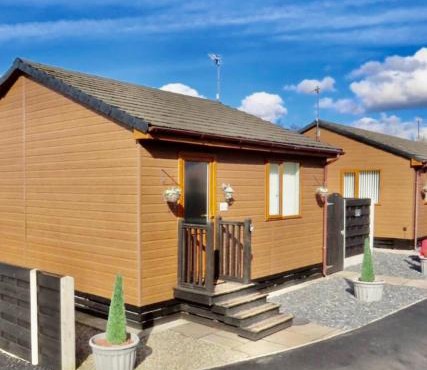 Ivy Cabin with Hot Tub
