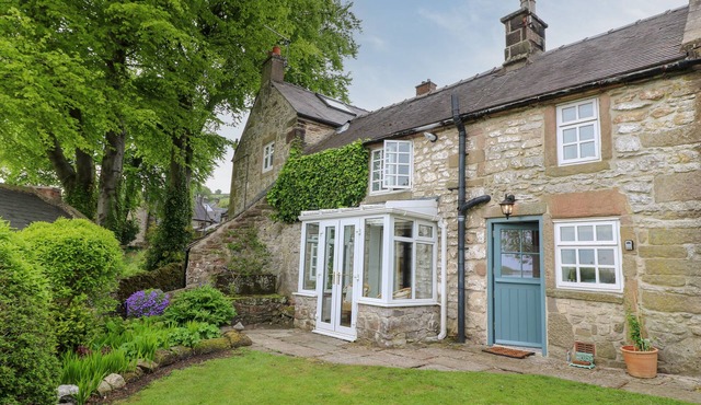 IVY COTTAGE, family friendly, character holiday cottage in Winster