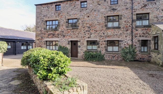 IVY COTTAGE, family friendly, character holiday cottage in Wooler