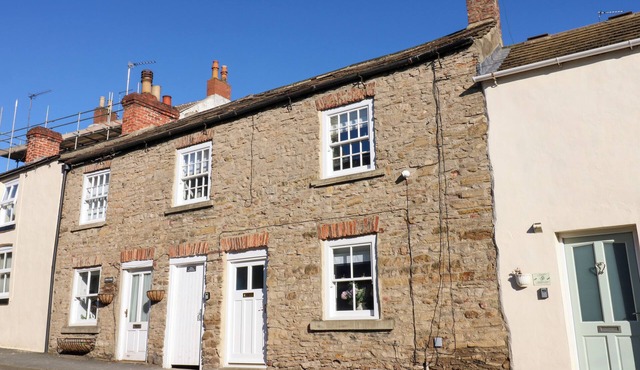 IVY COTTAGE, pet friendly, character holiday cottage in Richmond