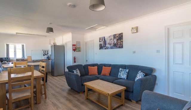 Ivy Cottage with Sea Views