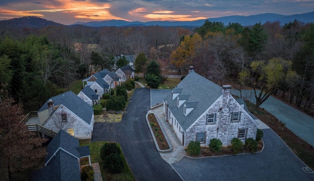 Ivy Cottages | 5 Private Cottages Perfect for Groups & Weddings