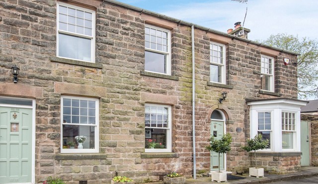 Ivy Dene - Three Bedroom House, Sleeps 6