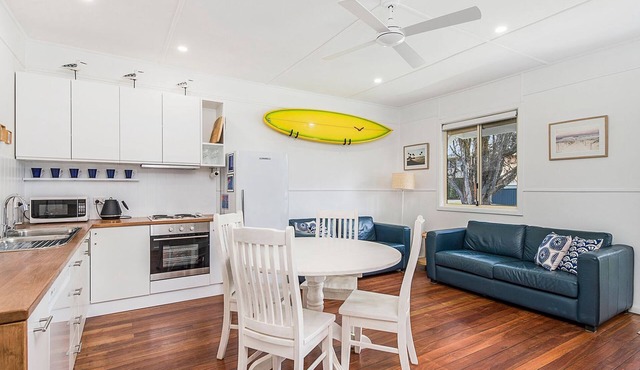 Ivy's Beach House - close to beach, wifi available