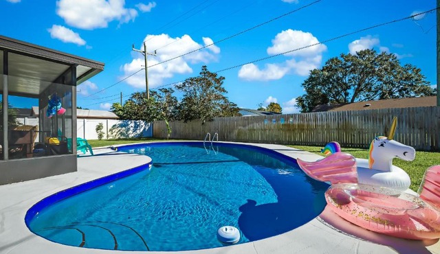 Ixora6 Heated pool mins to beach airport USSSA