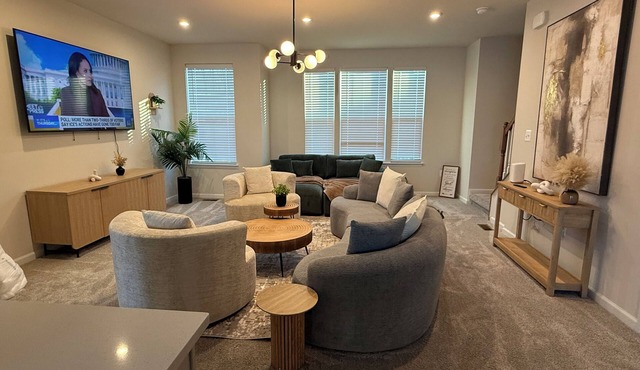 J cornerstone Modern House Charming 3 room townhome in delightful Fredericksburg