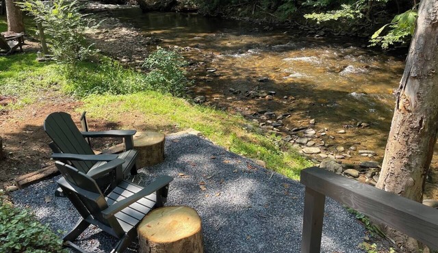 J Creek Retreat-Gorgeous! Waterfront, Easy Access!
