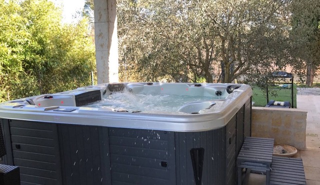 ★ Jacuzzi ★ Swimming pool ★ Air conditioning ★ Absolute calm ★