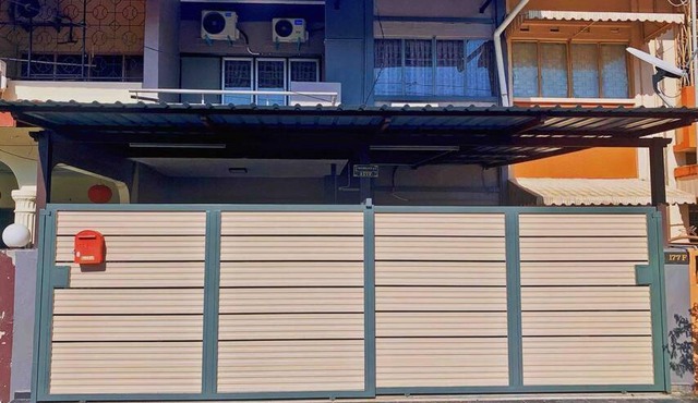 # J Homestay [15PAX -4ROOM-TOWN AREA]