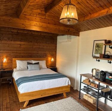 Jacaranda Cottage 5 min by Train or 7 min drive to Parramatta City